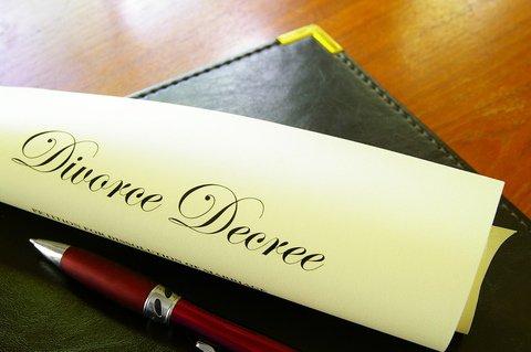 Illinois Ruling Redefines Marriage IMAGE